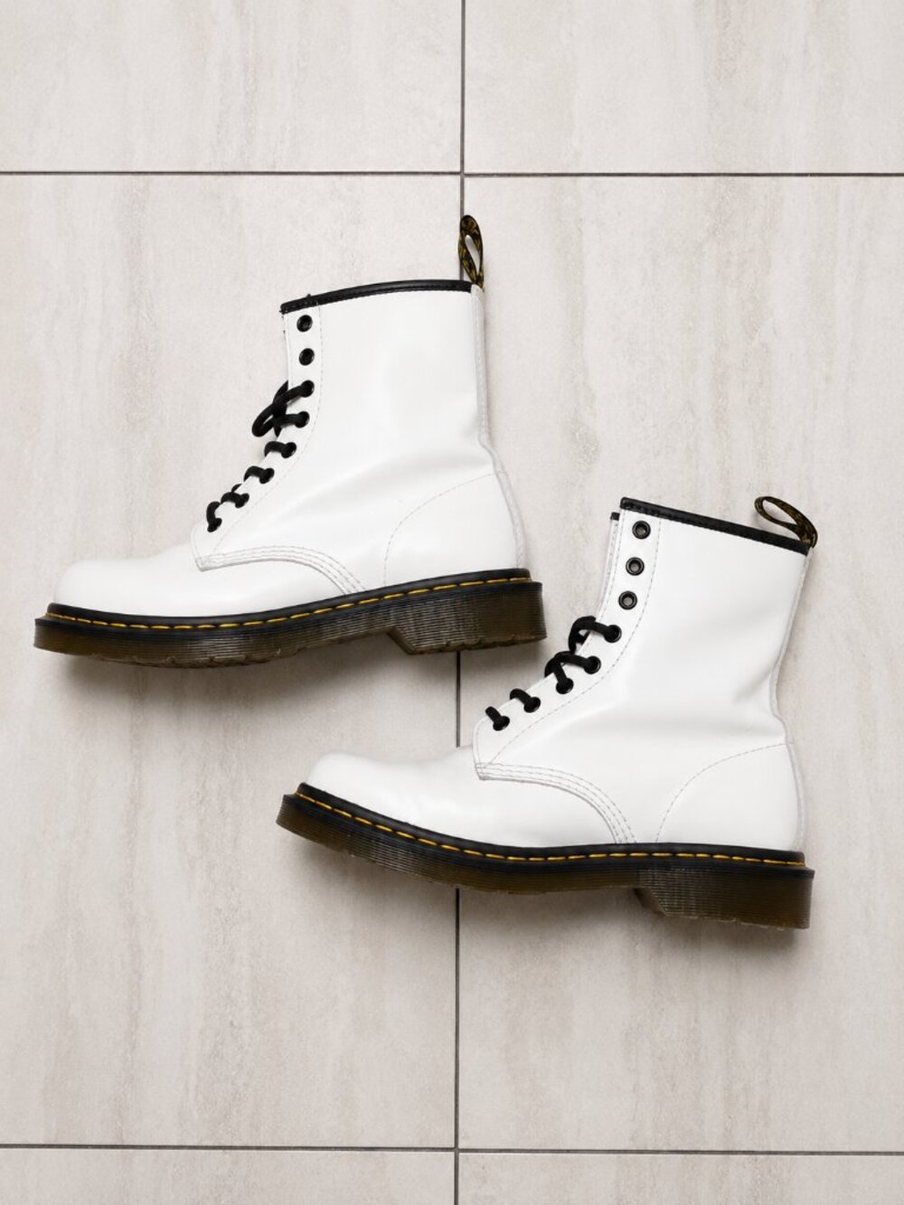 Dr. Martens White 8 Eye Combat Boots Women’s 8 NWOT Condition